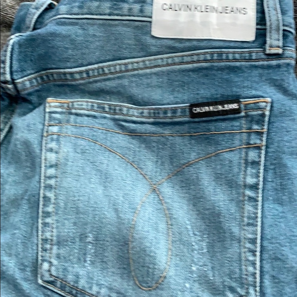 Men’s 32 Slim Fit Calvin Klein distressed jeans